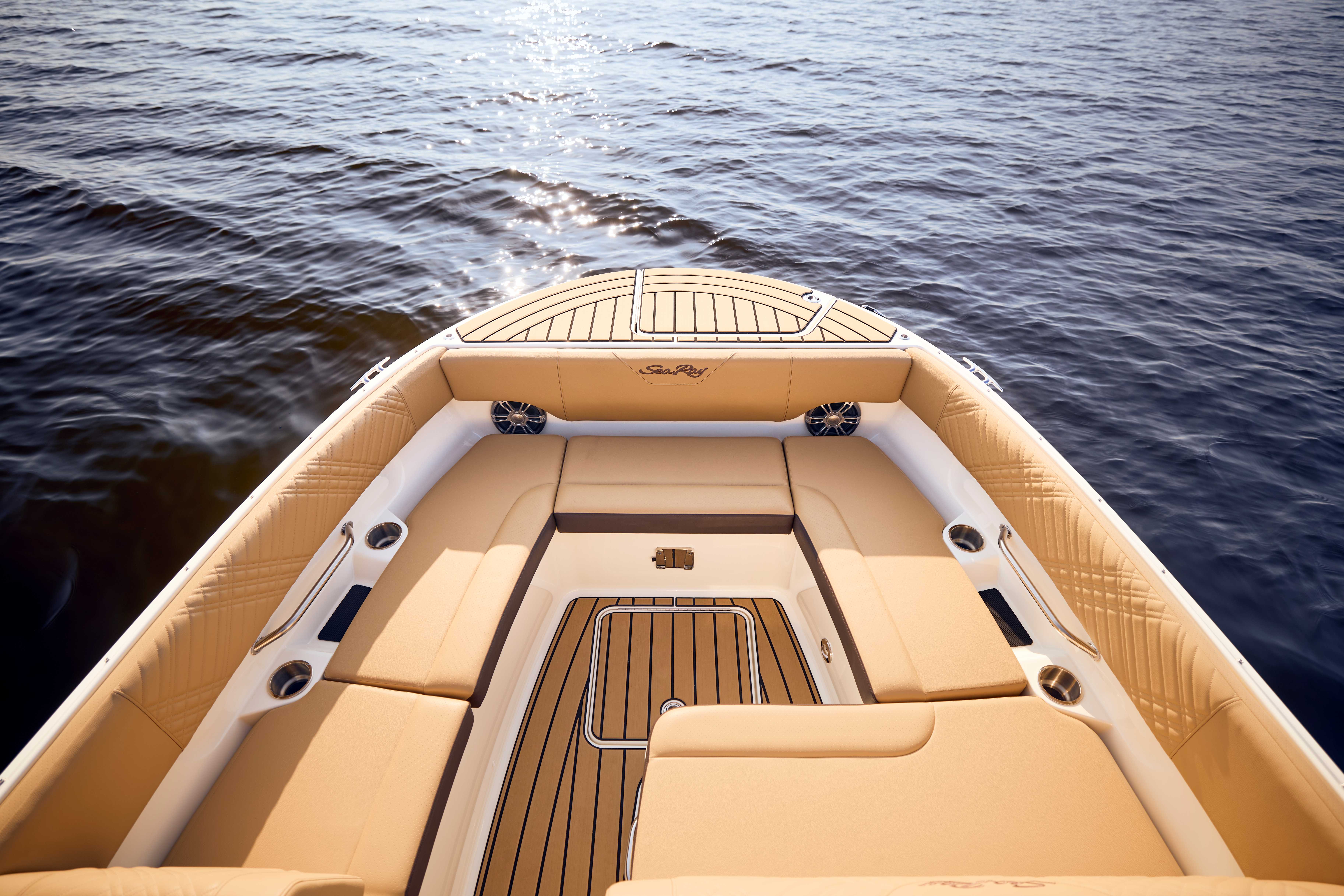 2026-SDX-270-Surf-SDS270-bow-seating-09112