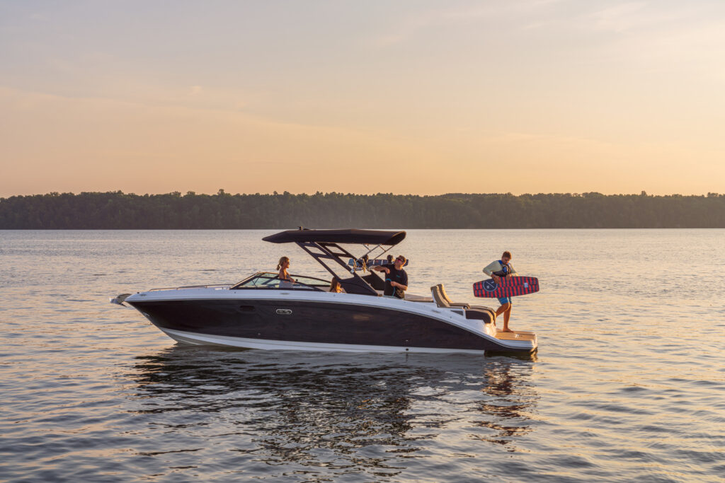 Sea Ray SDX sortie en mer famille