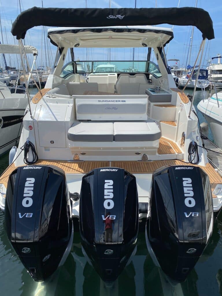 SEA RAY 320 SUNDANCER au ponton