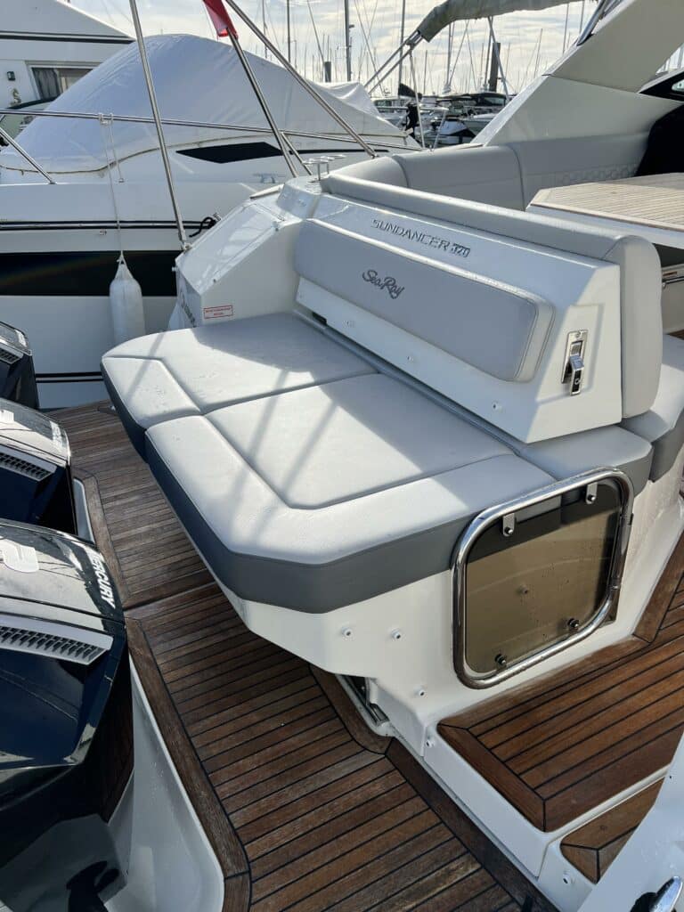 Sea ray 320 sundancer bain de soleil arrière