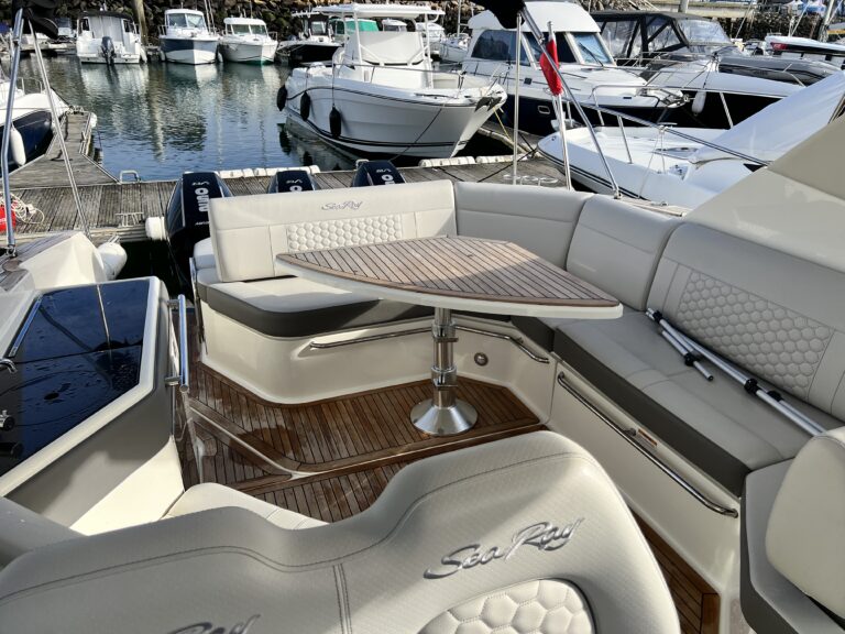 Sea ray 320 sundancer table de cockpit